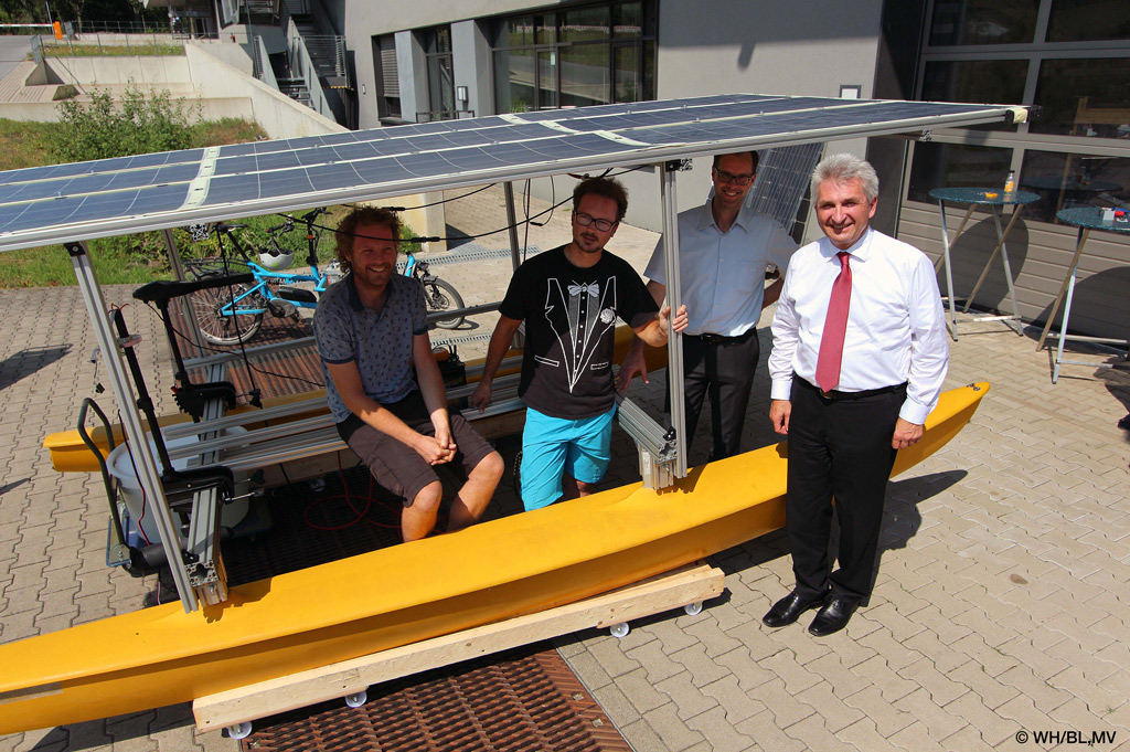 Ideenlabor MakerSpace an der Westfälischen Hochschule: Die „Wasserdrohne“, ein unbemanntes, solarbetriebenes Transportmittel zu Wasser“ (Bild: WH | BL,MV).