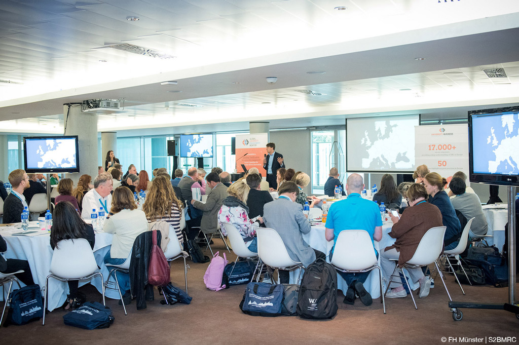 University-Business Cooperation in Europe: Das Projektteam stellt die Ergebnisse der Studie in einem Workshop in Dublin vor (Bild: FH Münster/S2BMRC).