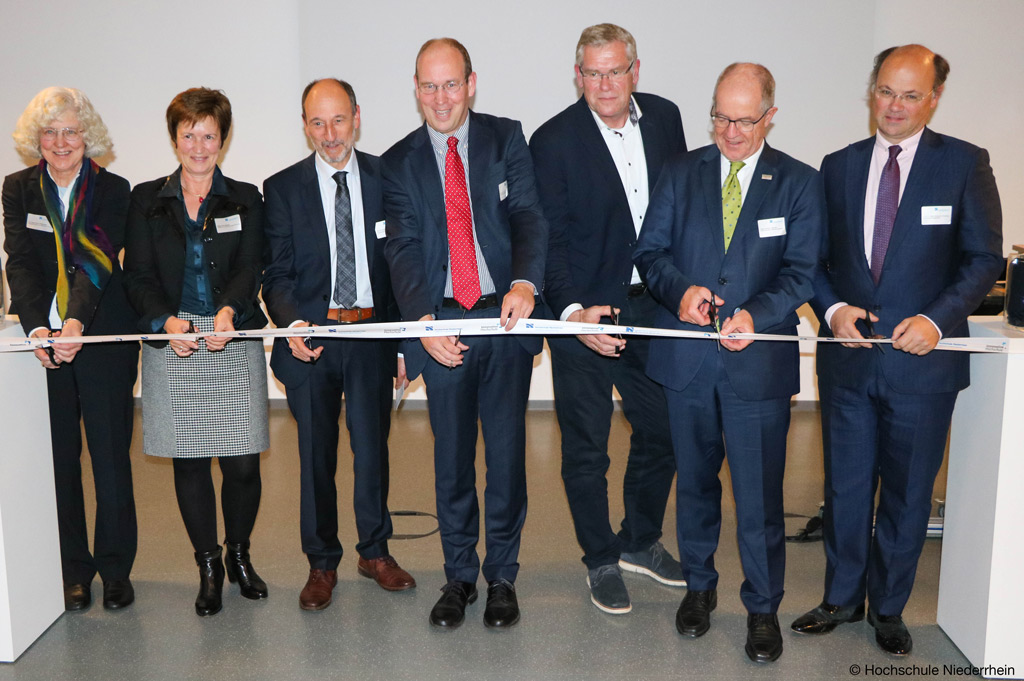 Das Textile Innovatorium bei der Eröffnung (Bild: Hochschule Niederrhein).
