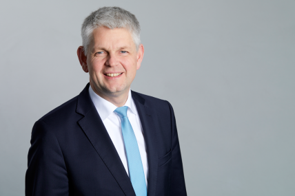 Staatssekretär Dammermann beim 13. HN NRW-Forschungslunch zu Gast. Staatsekretär Christoph Dammermann | Ein Thema - zwei Stimmen