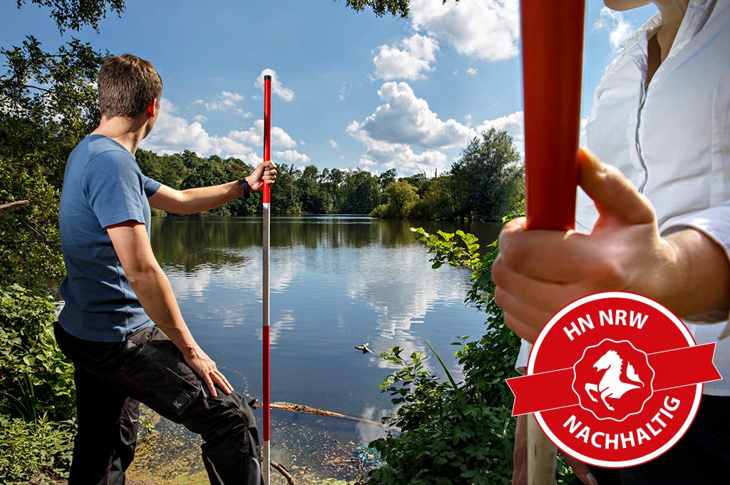 zwei Menschen am See