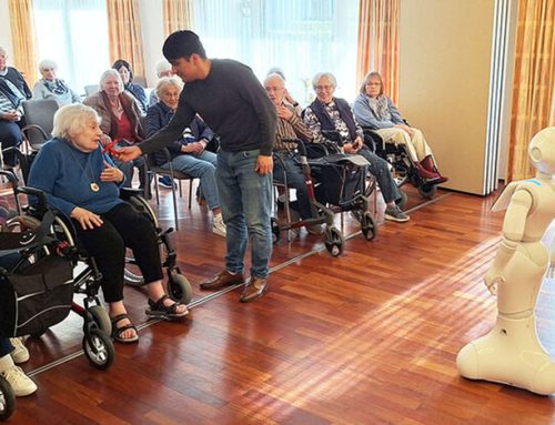 KI-Roboter bringt lebendige Gespräche in die Seniorenresidenz